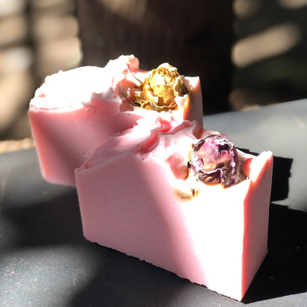 JABÓN ARTESANAL DE ROSAS 200 gr