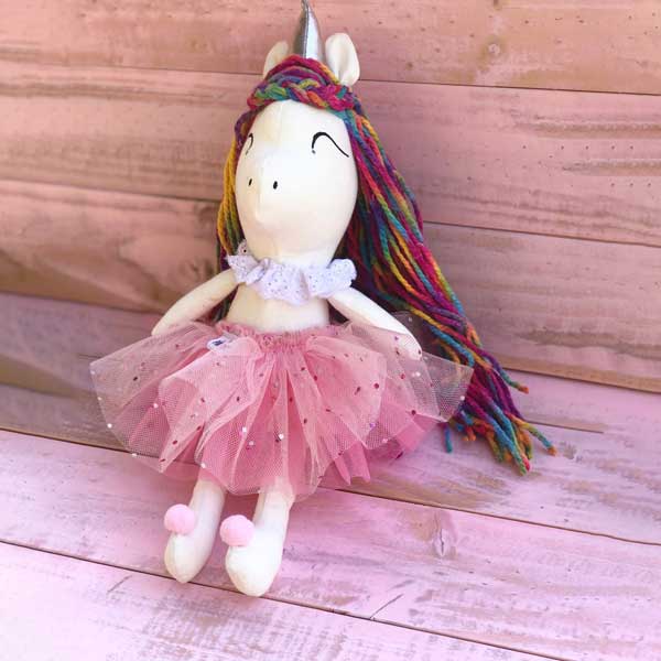 Unicornio vestido rosa-fucsia