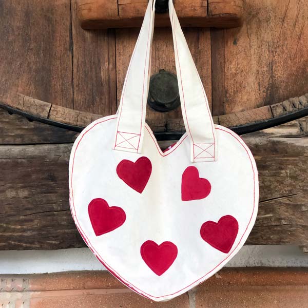 TOTE BAG Corazones rojos