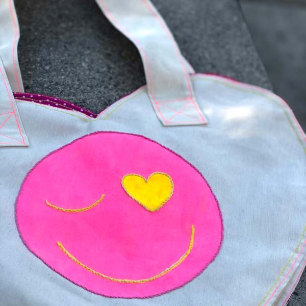 TOTE BAG corazón carita feliz EDICIÓN LIMITADA