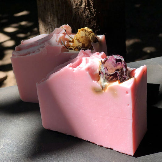 JABÓN ARTESANAL  DE ROSAS 200 gr