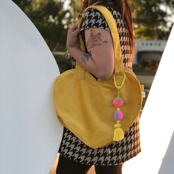 TOTE BAG CORAZON AMARILLO