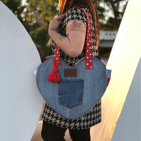 TOTE BAG CORAZON CON BOLSILLO (UPCYCLING)