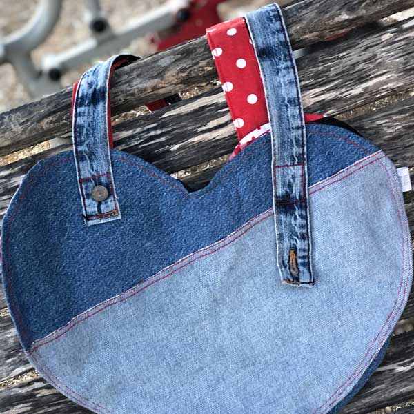 TOTE BAG CORAZON CON BOLSILLO (UPCYCLING)