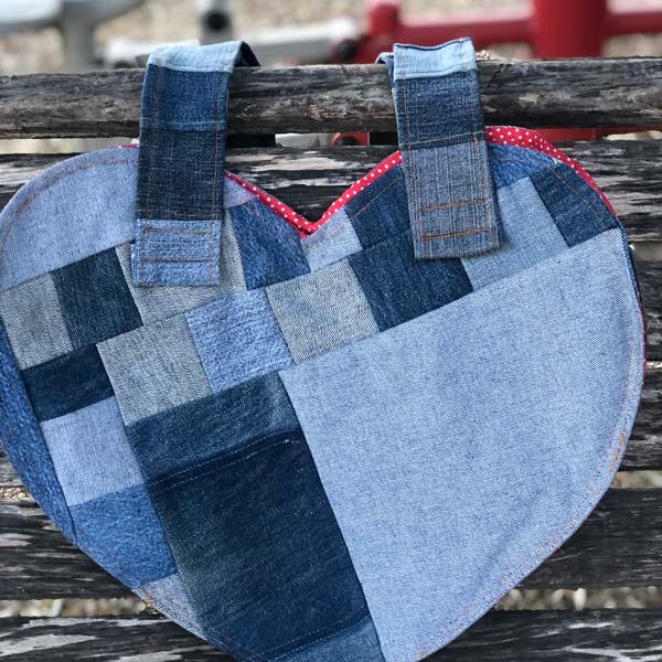 TOTE CORAZON CUADRITOS (UPCYCLING)