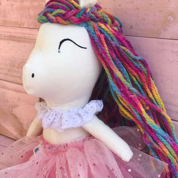 Unicornio vestido rosa-fucsia